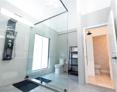 222 N Tradewinds Avenue - Photo Thumbnail 22