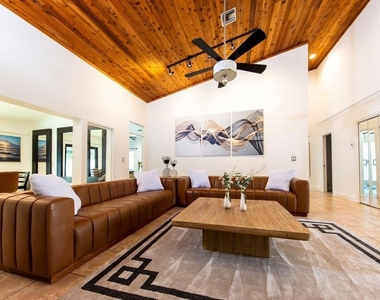 222 N Tradewinds Avenue - Photo Thumbnail 20