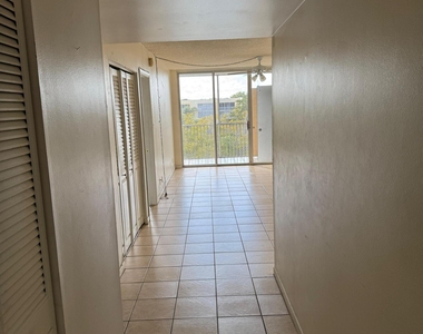 3141 Nw 47th Terrace - Photo Thumbnail 9