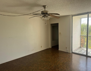 3141 Nw 47th Terrace - Photo Thumbnail 11