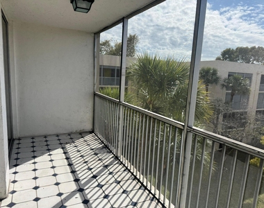 3141 Nw 47th Terrace - Photo Thumbnail 3