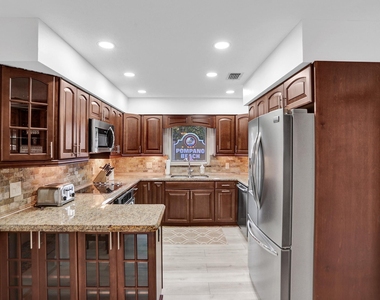 470 Se 4th Court - Photo Thumbnail 37