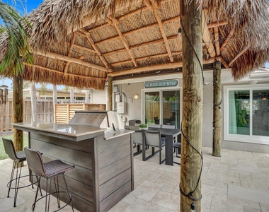 470 Se 4th Court - Photo Thumbnail 7