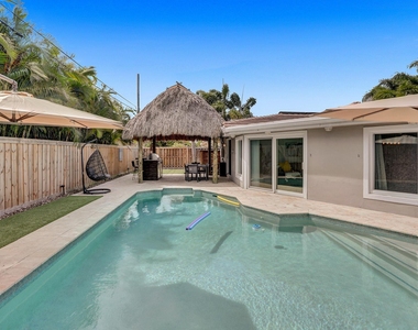 470 Se 4th Court - Photo Thumbnail 5