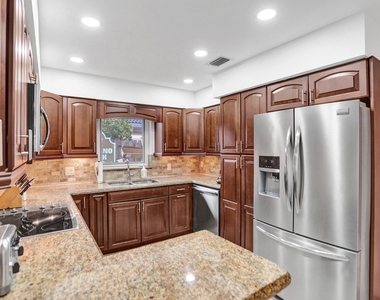 470 Se 4th Court - Photo Thumbnail 38
