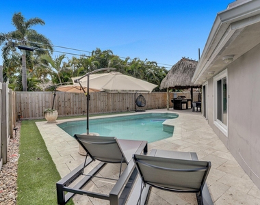 470 Se 4th Court - Photo Thumbnail 3