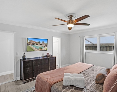 470 Se 4th Court - Photo Thumbnail 19