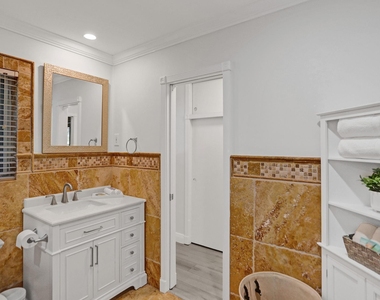 470 Se 4th Court - Photo Thumbnail 22