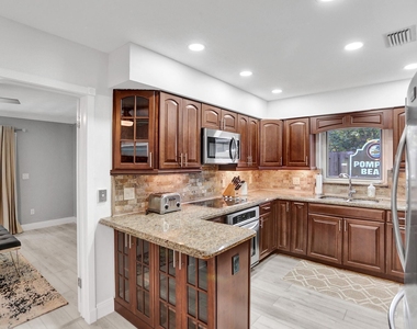 470 Se 4th Court - Photo Thumbnail 40