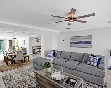 470 Se 4th Court - Photo Thumbnail 15