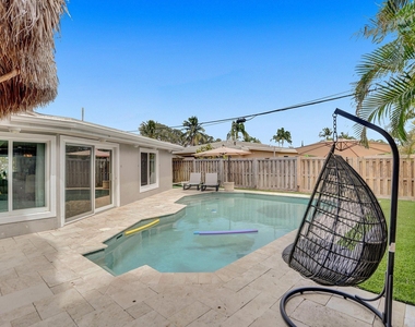 470 Se 4th Court - Photo Thumbnail 6