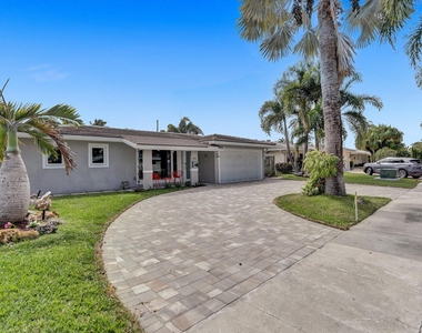 470 Se 4th Court - Photo Thumbnail 1