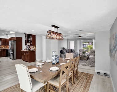 470 Se 4th Court - Photo Thumbnail 28