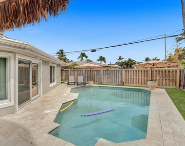 470 Se 4th Court - Photo Thumbnail 9