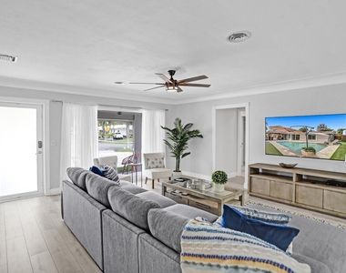 470 Se 4th Court - Photo Thumbnail 16