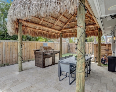 470 Se 4th Court - Photo Thumbnail 8