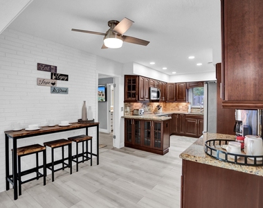470 Se 4th Court - Photo Thumbnail 36