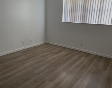 8001 Fairview Drive - Photo Thumbnail 4