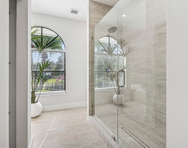 48 Harbour Drive N - Photo Thumbnail 11