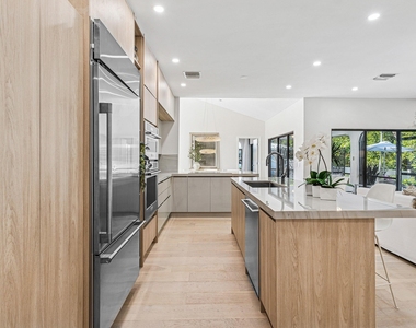 48 Harbour Drive N - Photo Thumbnail 7