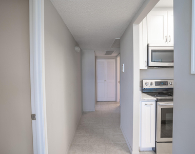 250 Ne 20th Street - Photo Thumbnail 4