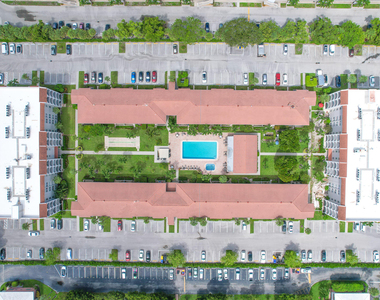 250 Ne 20th Street - Photo Thumbnail 21