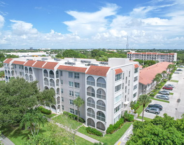 250 Ne 20th Street - Photo Thumbnail 19
