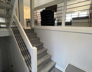 3602 Fairway Drive N - Photo Thumbnail 2