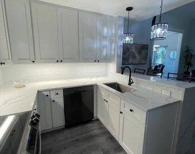 3602 Fairway Drive N - Photo Thumbnail 13