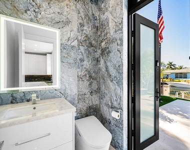 2650 Ne 48th Court - Photo Thumbnail 24
