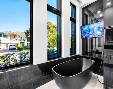 2650 Ne 48th Court - Photo Thumbnail 33
