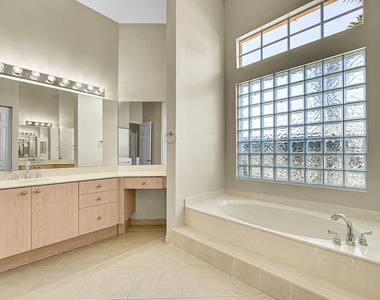 211 Nw Pleasant Grove Way - Photo Thumbnail 13