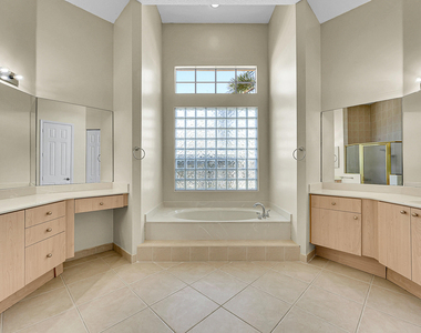211 Nw Pleasant Grove Way - Photo Thumbnail 12