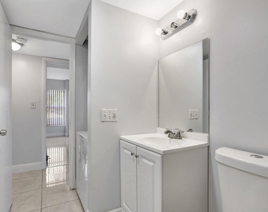4156 Inverrary Drive - Photo Thumbnail 16