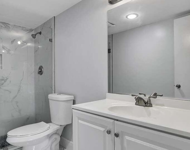4156 Inverrary Drive - Photo Thumbnail 5