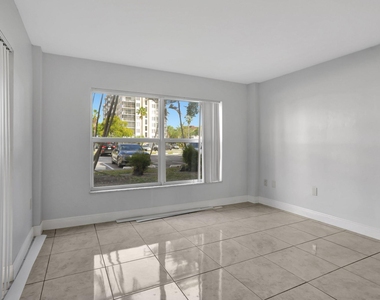4156 Inverrary Drive - Photo Thumbnail 17
