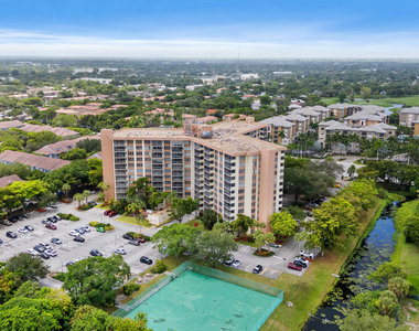 10777 W Sample Road - Photo Thumbnail 33