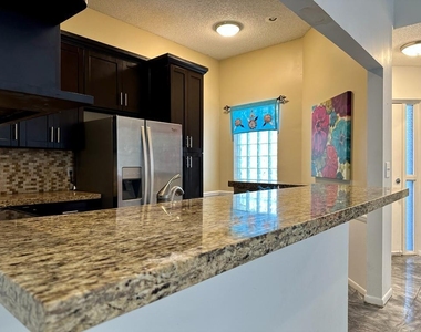 5438 Verona Drive - Photo Thumbnail 8