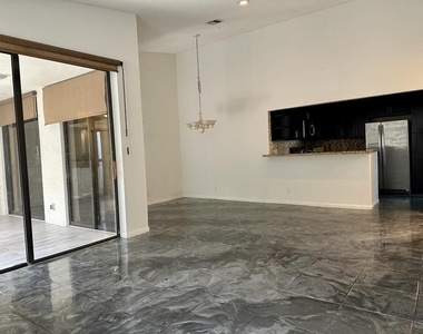 5438 Verona Drive - Photo Thumbnail 1