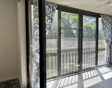 5438 Verona Drive - Photo Thumbnail 4