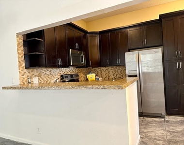 5438 Verona Drive - Photo Thumbnail 9