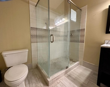 5438 Verona Drive - Photo Thumbnail 13