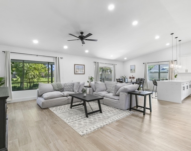 13781 Barberry Drive - Photo Thumbnail 6