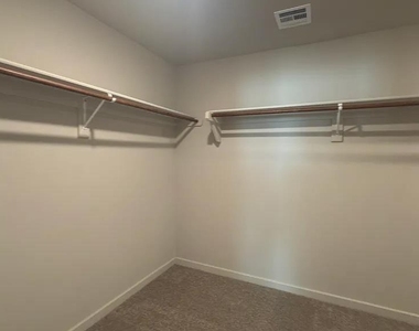 2924 Firefly Drive - Photo Thumbnail 13
