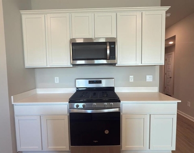 2924 Firefly Drive - Photo Thumbnail 6