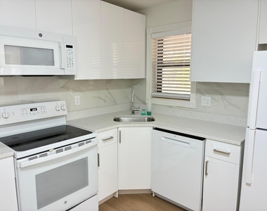 3460 Nw 47th Avenue - Photo Thumbnail 9