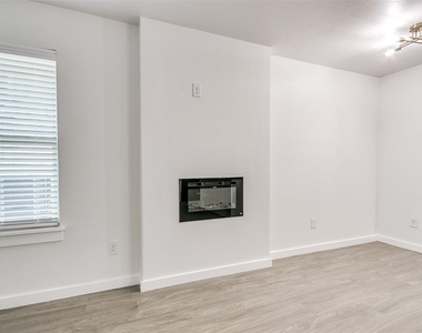 13013 Nw 3rd Court - Photo Thumbnail 14