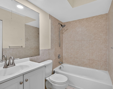 220 Nw 43rd Court - Photo Thumbnail 9