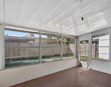 220 Nw 43rd Court - Photo Thumbnail 26