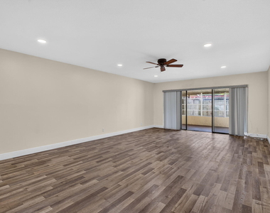 220 Nw 43rd Court - Photo Thumbnail 18